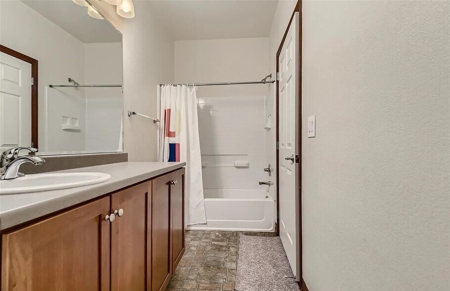 Building Photo - 17381 Waterhouse Cir