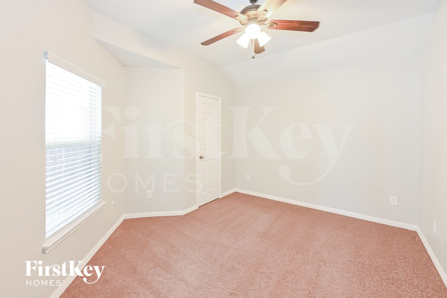 Building Photo - 10364 Stone Gate Dr