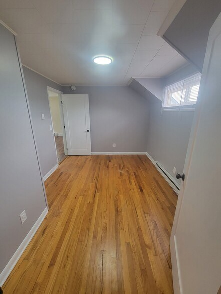 Building Photo - 7574 Lakeport Rd