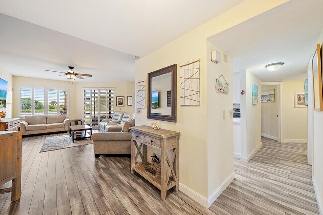 Building Photo - 302 Sea Oats Dr