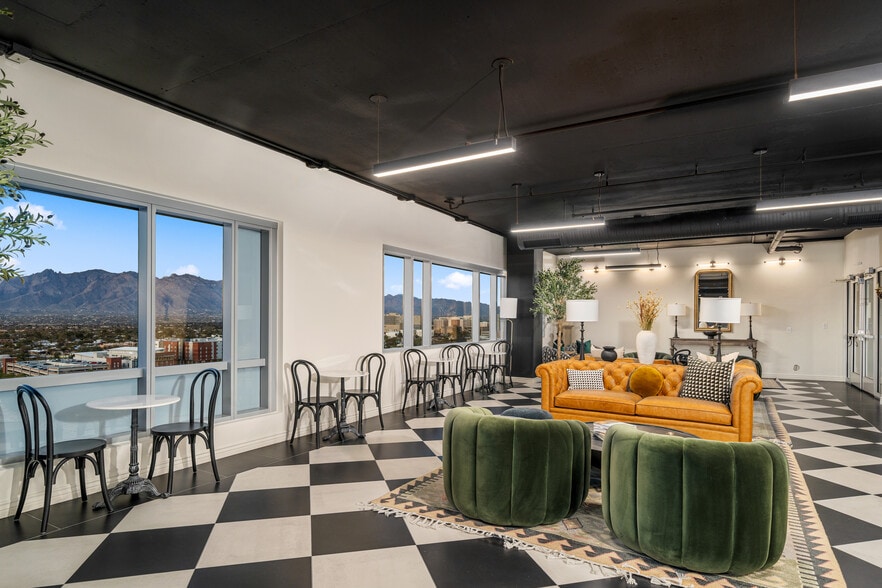 The Catalina Club - The Pacific