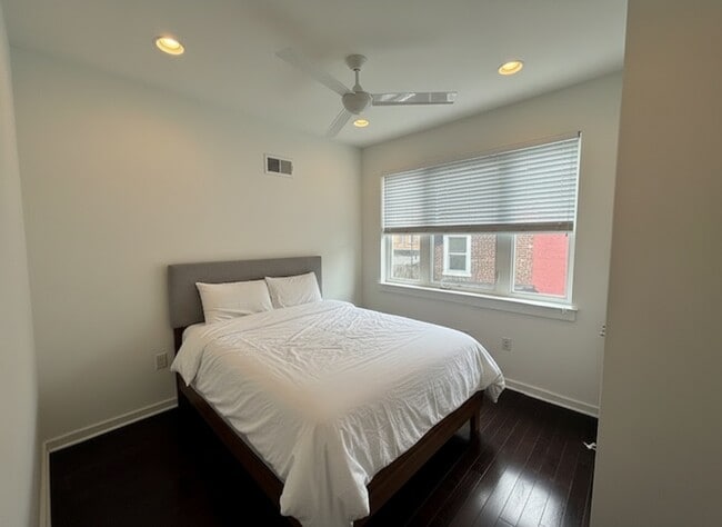 Building Photo - 2410 E Harold St