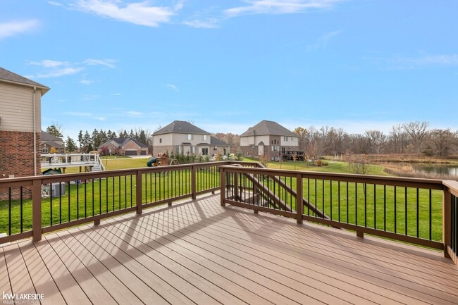 Building Photo - 46267 Terrace Dr