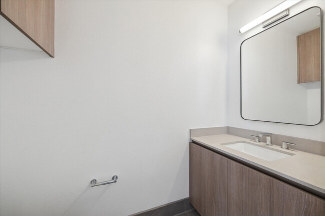 Building Photo - 1 Riva Row