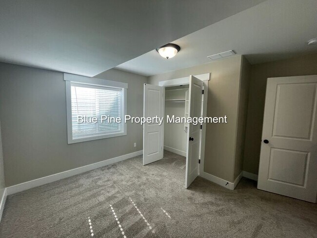Building Photo - 1507 47th St