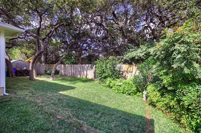 Building Photo - 1519 Hawk Dr