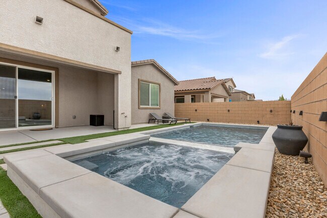 Building Photo - 3508 Liviana Gln Ave