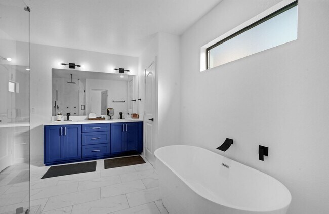 Building Photo - 3021 Prospect St