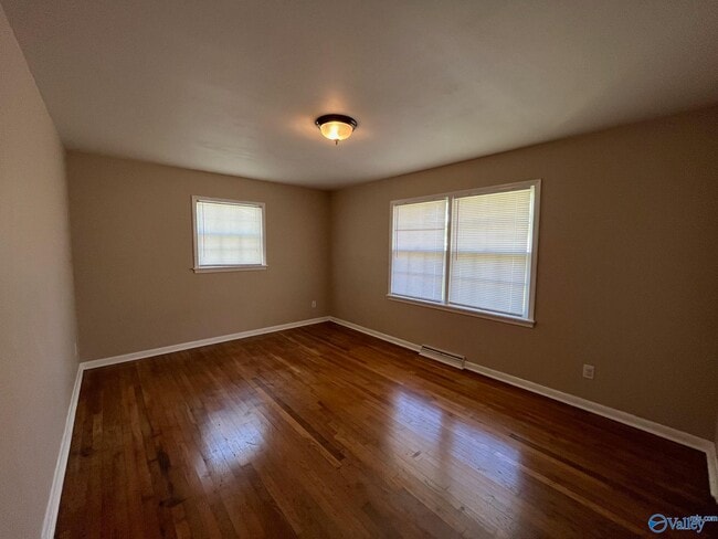 Building Photo - 803 Corsbie St NW