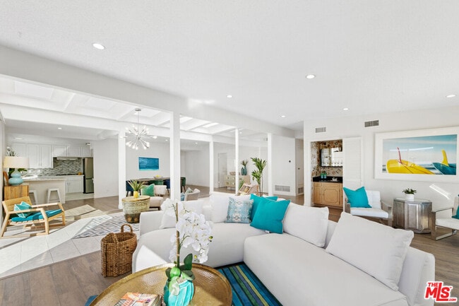 Building Photo - 3636 Oceanhill Way