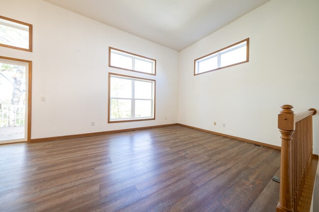 Building Photo - 4892 Bluff Heights Trail SE