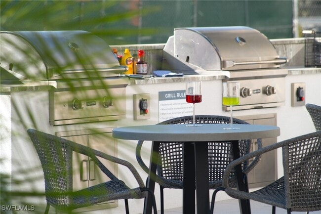 Building Photo - 3260 Stockton St