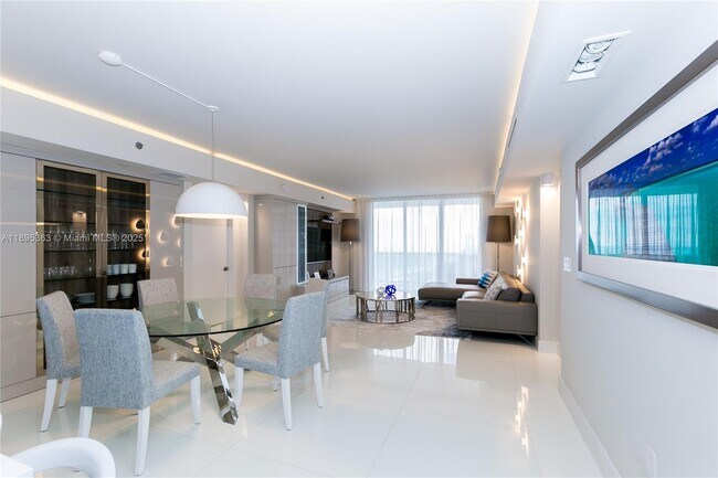 Building Photo - 1830 S Ocean Dr