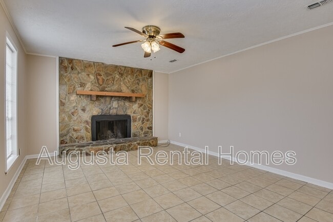 Building Photo - 3859 Fairington Dr