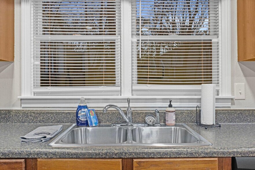 Building Photo - 68 P J S Inlt