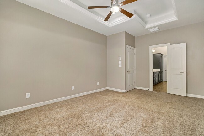 Building Photo - 2934 Whitman Dr