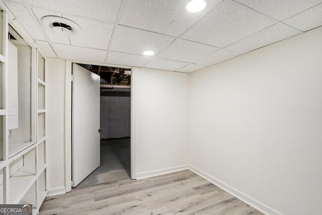 Building Photo - 525 Abernathy Rd NE