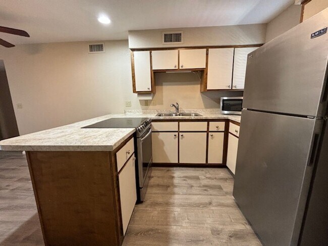 Building Photo - 276 Lake Havasu Ave