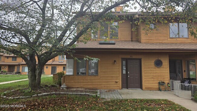 Primary Photo - 90 Northrup Dr