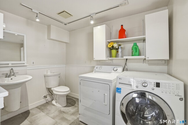 Building Photo - 26 St Augustine St