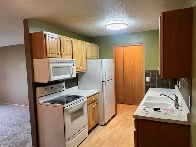 Building Photo - Charming 1-Bedroom Condo in Apple Valley