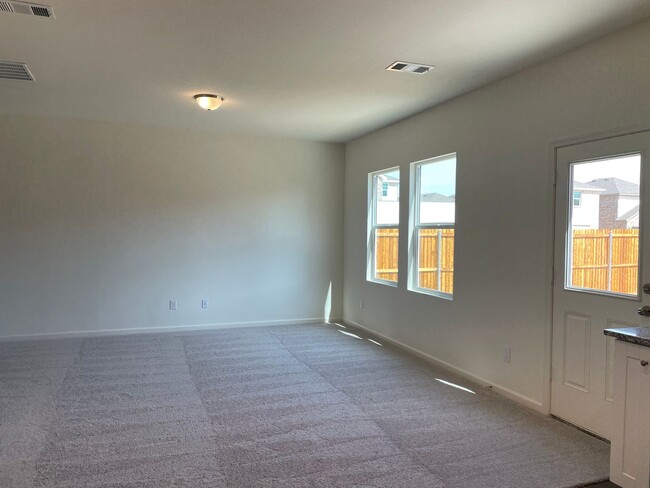 Building Photo - 3 Bed 3 Bath House for Lease in Princeton