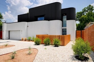 Building Photo - 7809 Woodrow Ave