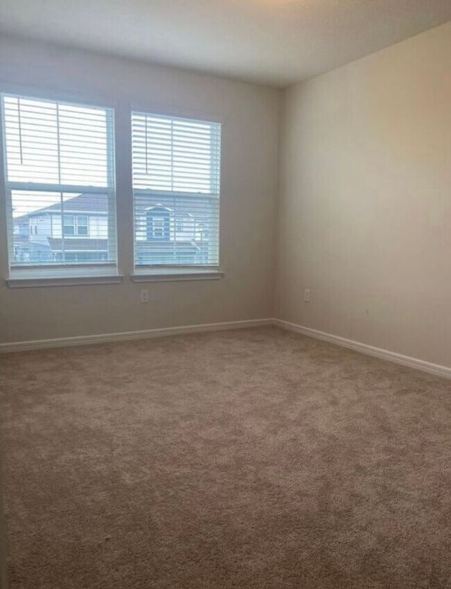 Building Photo - Isles of Lake Nona!! 3 Bedroom 2.5 Bathroom Townhome