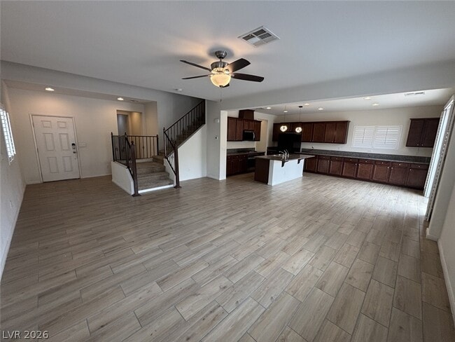 Building Photo - 5582 Sancho Throne Rd