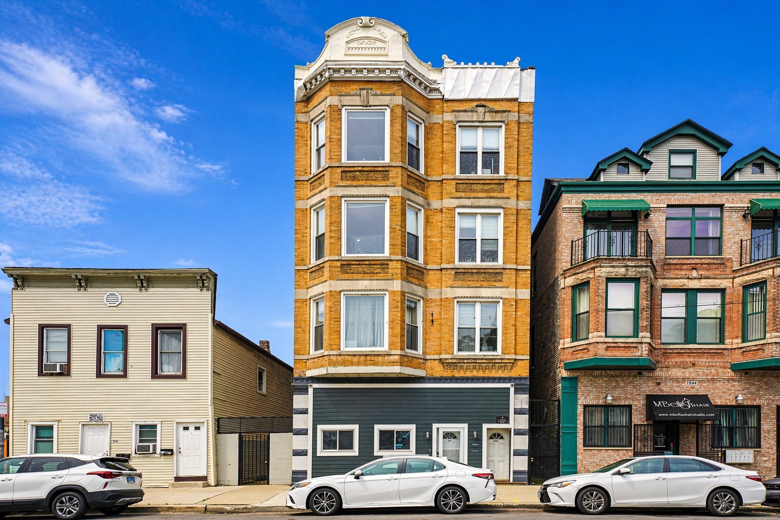 Building Photo - 1946 S Racine Ave