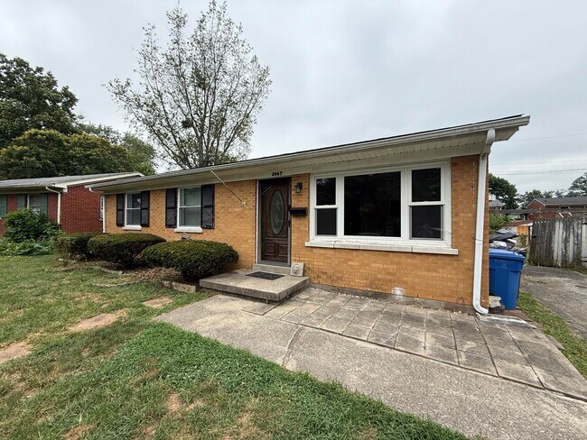 Primary Photo - 2067 Tamarack Dr