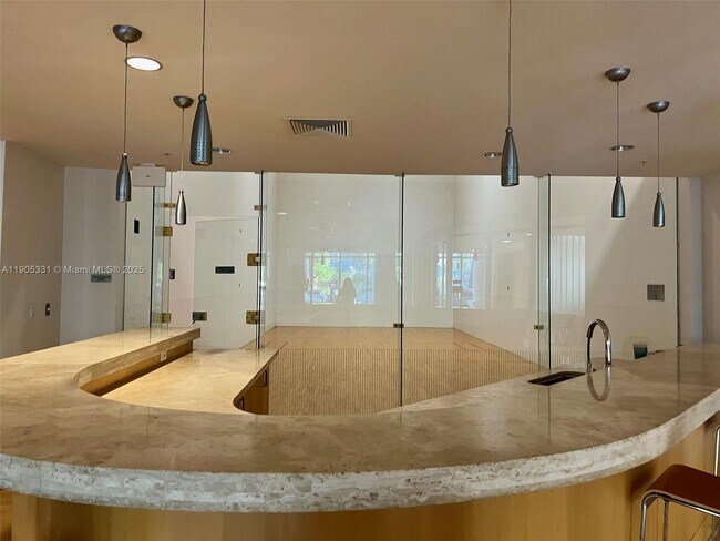 Building Photo - 511 SE 5 Ave