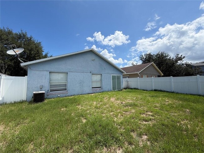 Building Photo - 2427 Camden Oaks Pl