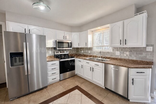 Building Photo - 15 Jeanette Dr