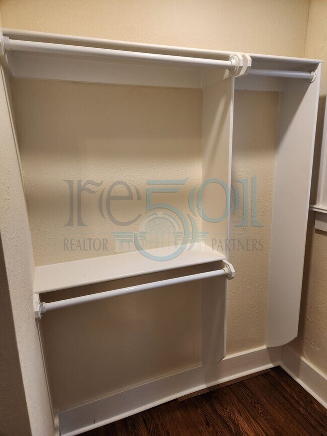 Building Photo - New Downtown Condo Feel With the Hillcrest Vibe!