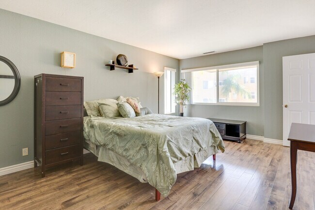 Building Photo - 801 Kalpati Cir