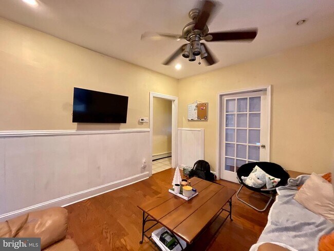 Building Photo - 416 N 31st St