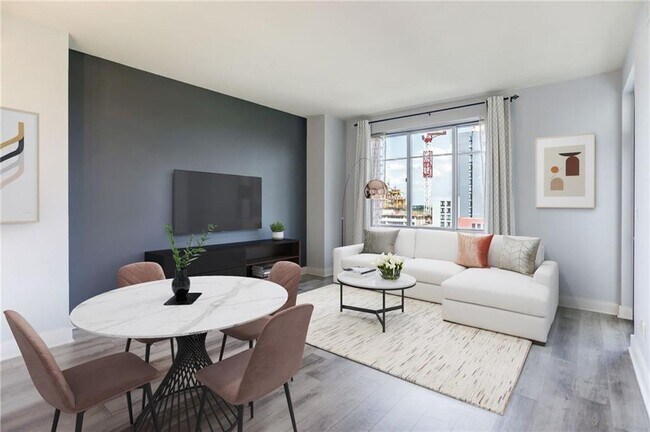 Building Photo - 603 Davis St