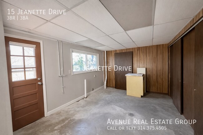 Building Photo - 15 Jeanette Dr