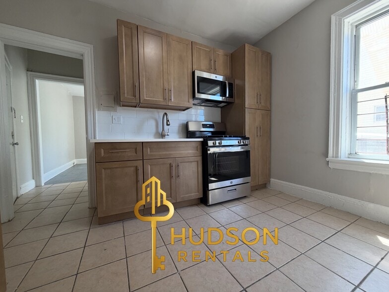 54 Linden Ave 102 - 57 Linden Ave
