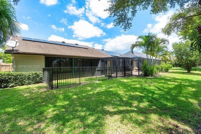 Building Photo - 1367 Riverside Cir