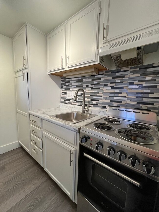 Building Photo - 7290 W Dean Rd