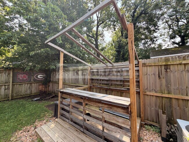 Building Photo - 438 Kenton St