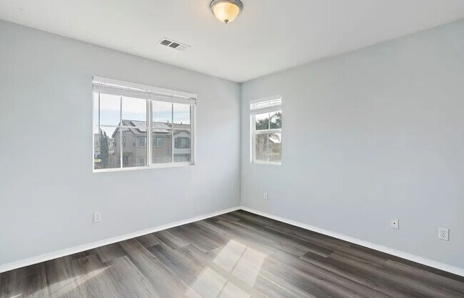 Building Photo - 6825 Tahoe Way