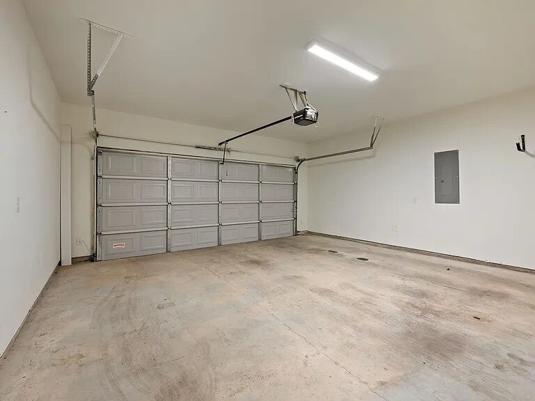 Building Photo - 1733 W Cantey St