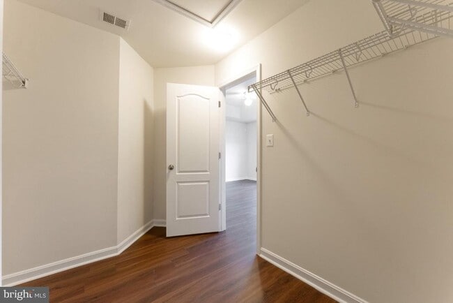 Building Photo - 25120 Sweet Myrtle Square