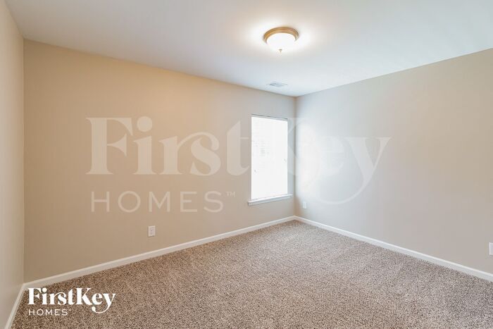 Building Photo - 772 Redbud Ln