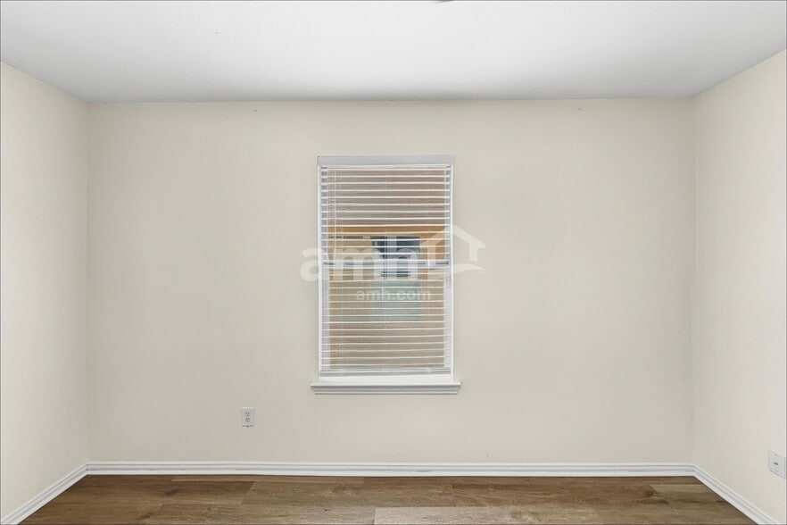 Building Photo - 1009 Atlanta Dr