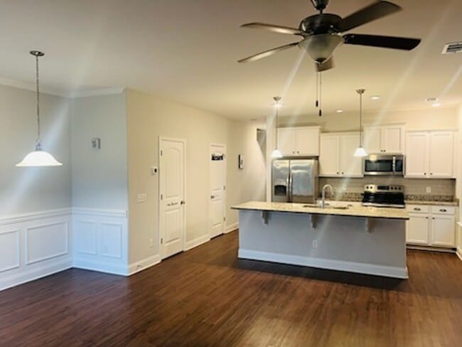 Building Photo - Townhome in Desirable Sterling Links - AVAILABLE NOW