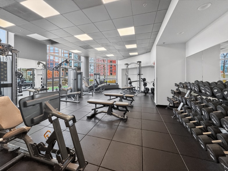 Building Photo - 302 N Canal St